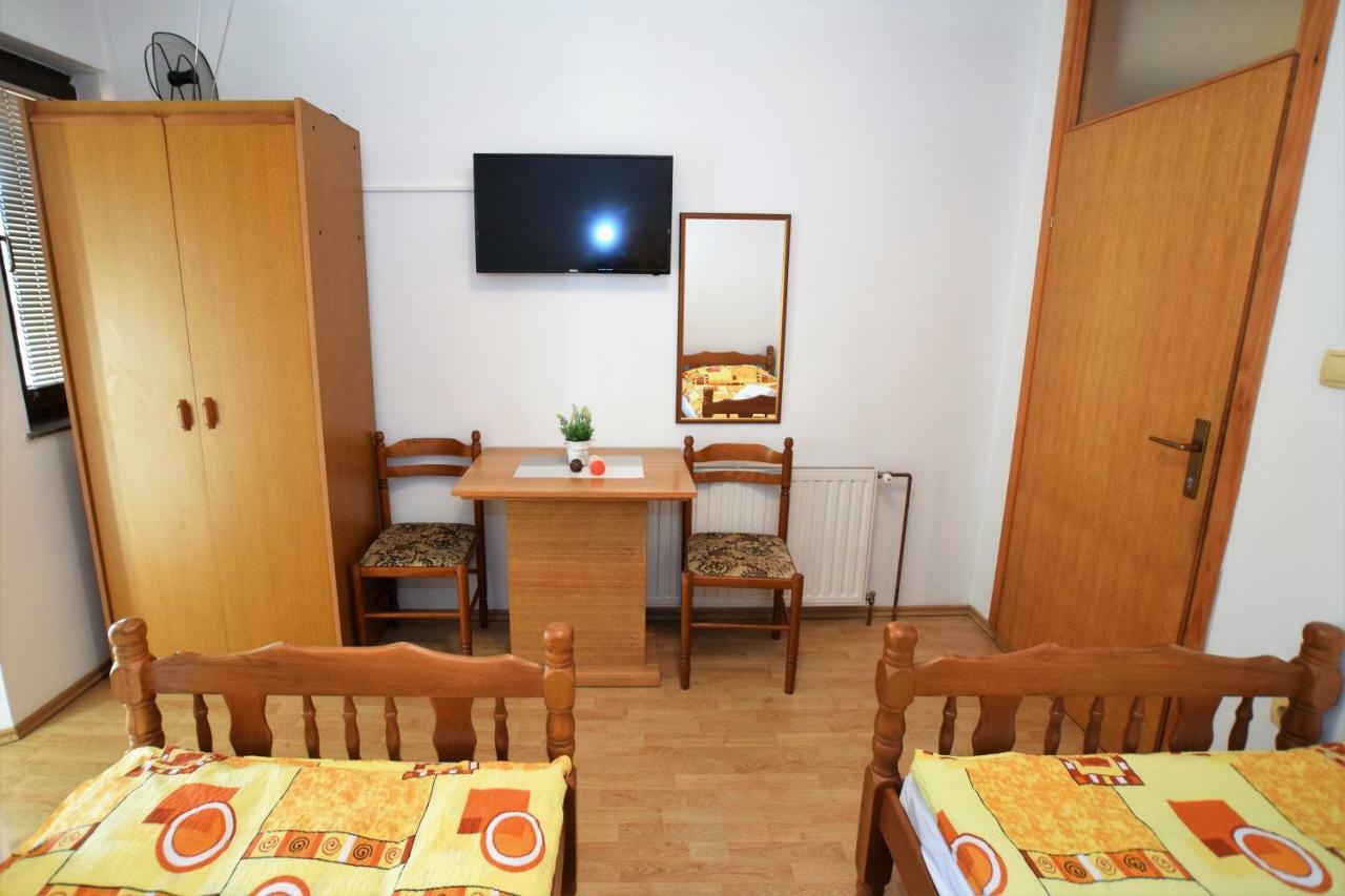 Privatni Smjestaj Most Otočac Exteriér fotografie