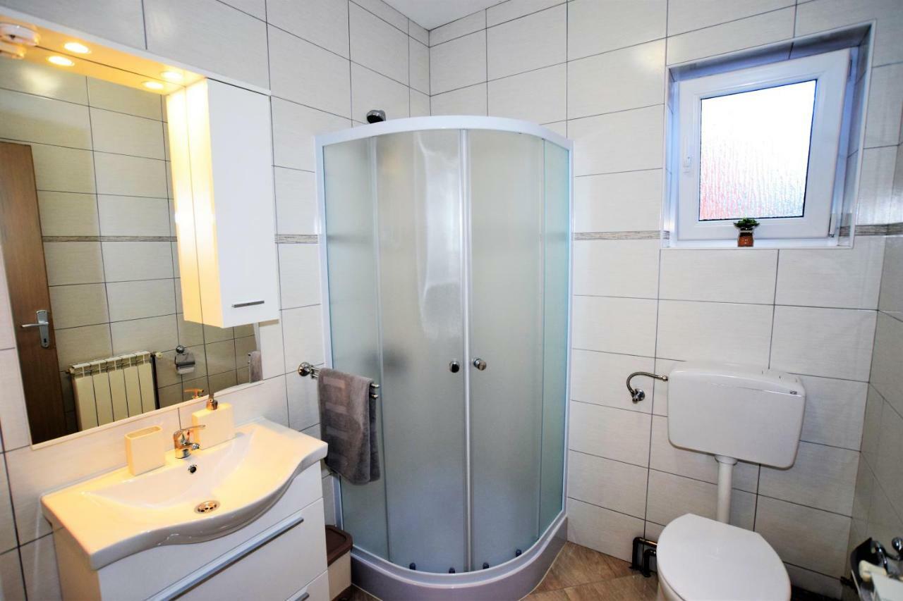 Privatni Smjestaj Most Otočac Exteriér fotografie
